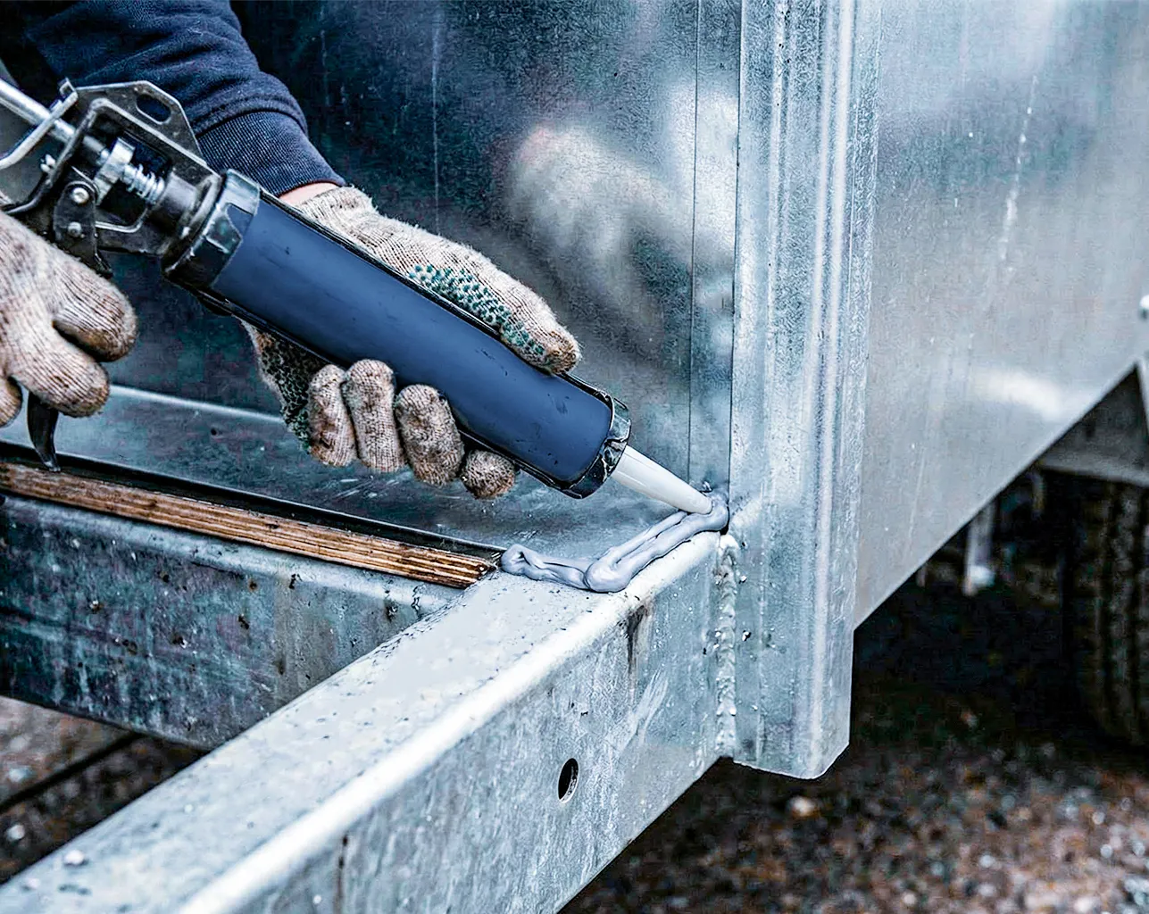 How Adhesives Impact Your Manufacturing – Productivity and Efficiency